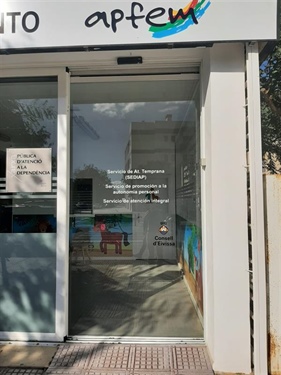 El Consell financia la remodelación de los centros de atención de APFEM